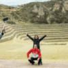turistas-fotografiandose-en-moray-valle-sagrado