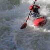 persona en canoa chilina