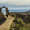 arco-de-stone-isla-taquile-lago-titicaca-puno