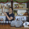 coctelero mostrando pisco