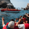 turistas-paseo-lancha-islas-ballestas-paracas