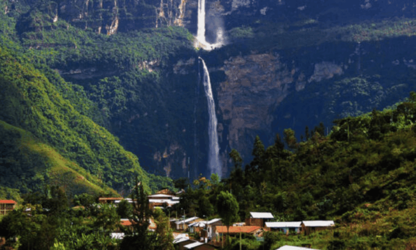 vista-panoramica-catarata-gocta-poblado-cocachimba