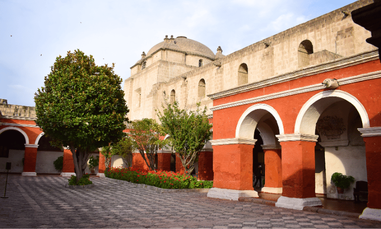 Santa Catalina rojo